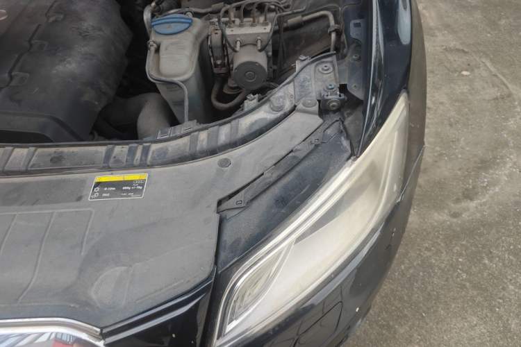 Used Audi Q5 2013 40 TFSI Technology Edition Engine Bay Left