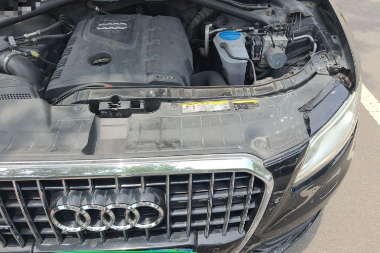 Used Audi Q5 2013 40 TFSI Technology Edition Engine Bay Left
