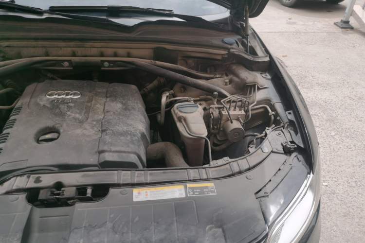 Used Audi Q5 2013 40 TFSI Technology Edition Engine Bay Left