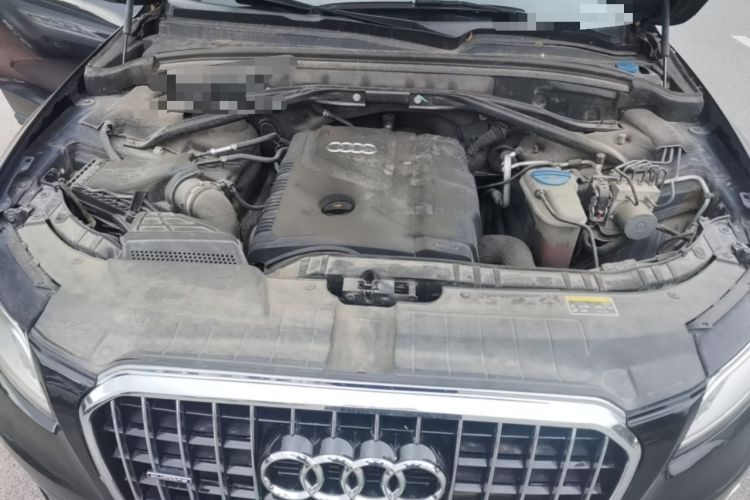 Used Audi Q5 2013 40 TFSI Ambition Engine Bay