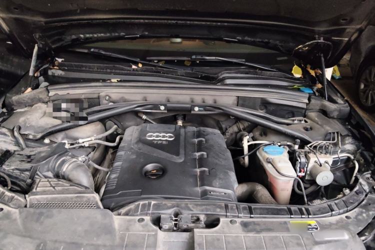 Used Audi Q5 2013 40 TFSI Technology Edition Engine Bay