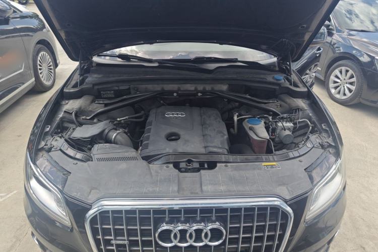 Used Audi Q5 2013 40 TFSI Technology Edition Engine Bay