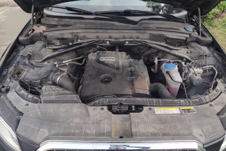 Used Audi Q5 2013 40 TFSI Technology Edition Engine Bay