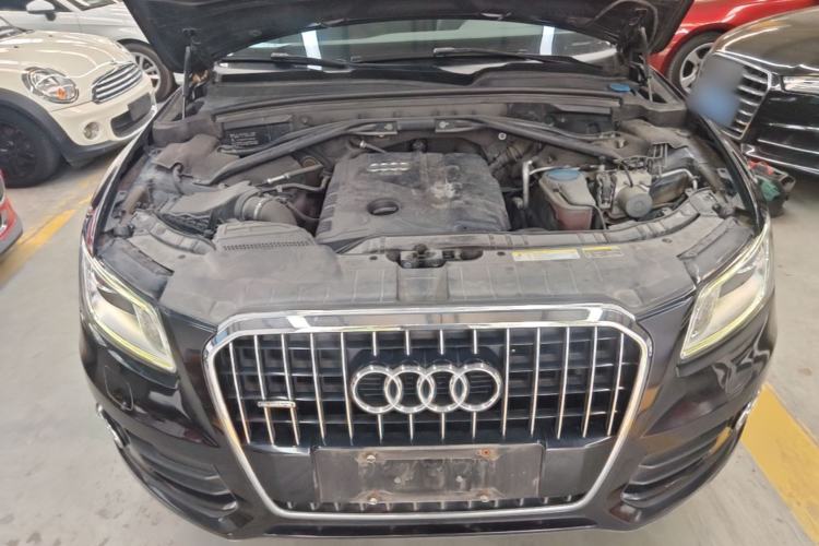 Used Audi Q5 2013 40 TFSI Ambition Engine Bay