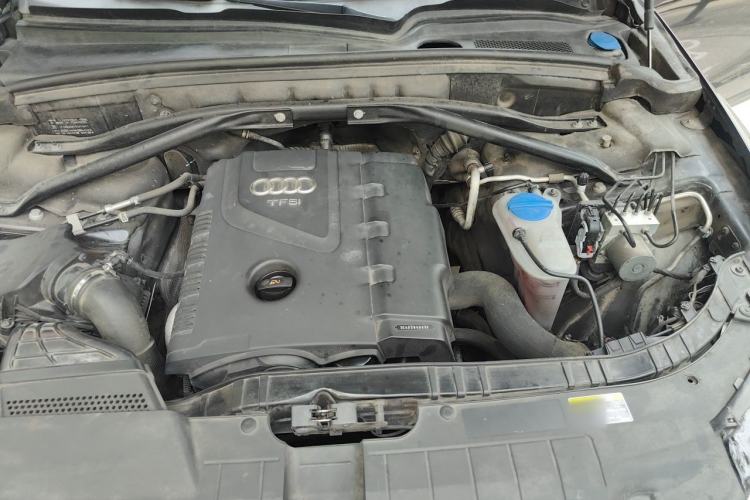 Used Audi Q5 2013 40 TFSI Technology Edition Engine Bay