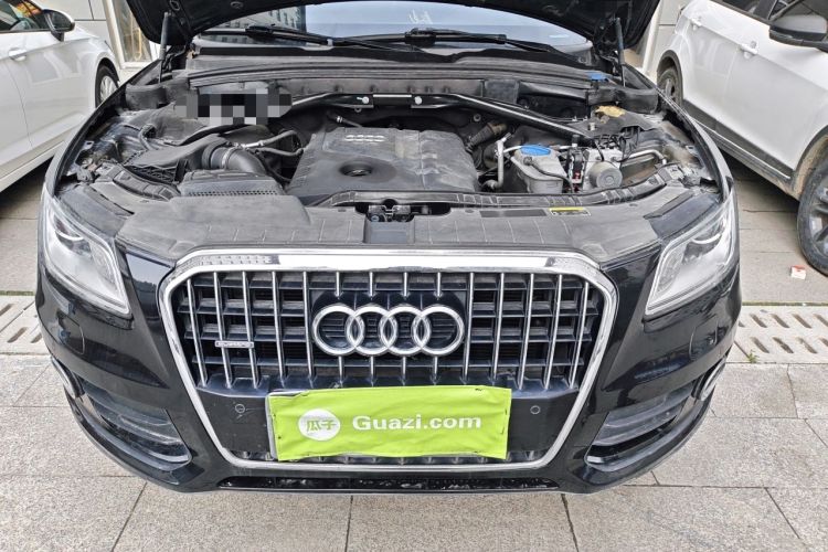 Used Audi Q5 2013 40 TFSI Technology Edition Engine Bay