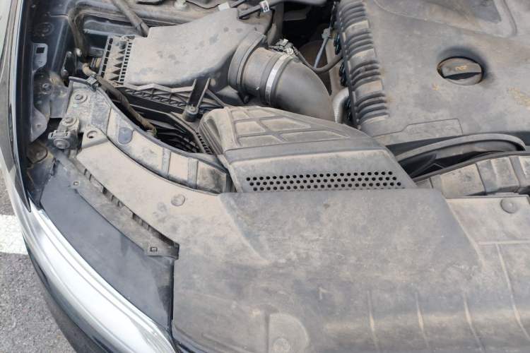 Used Audi Q5 2013 40 TFSI Comfort Edition Engine Bay Right