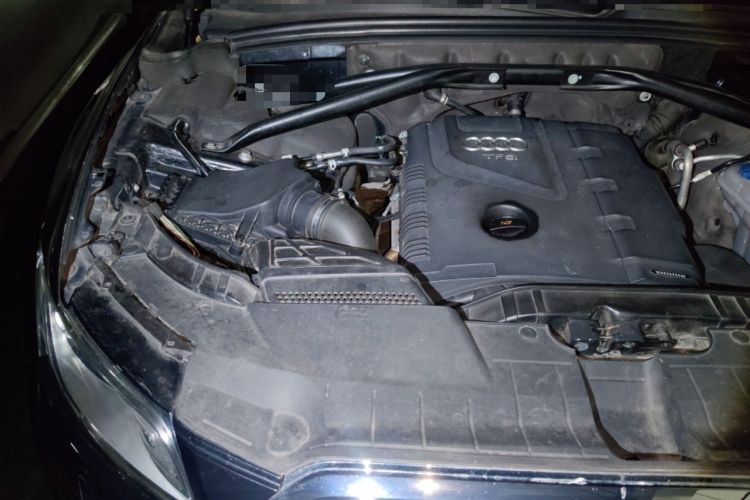 Used Audi Q5 2013 40 TFSI Technology Edition Engine Bay Right