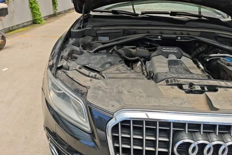 Used Audi Q5 2013 45 TFSI quattro Sport Edition Engine Bay Right