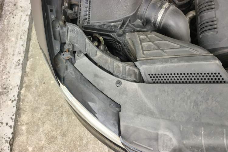 Used Audi Q5 2013 40 TFSI Technology Edition Engine Bay Right