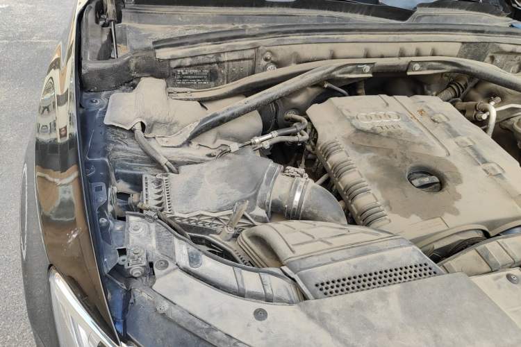 Used Audi Q5 2013 40 TFSI Technology Edition Engine Bay Right