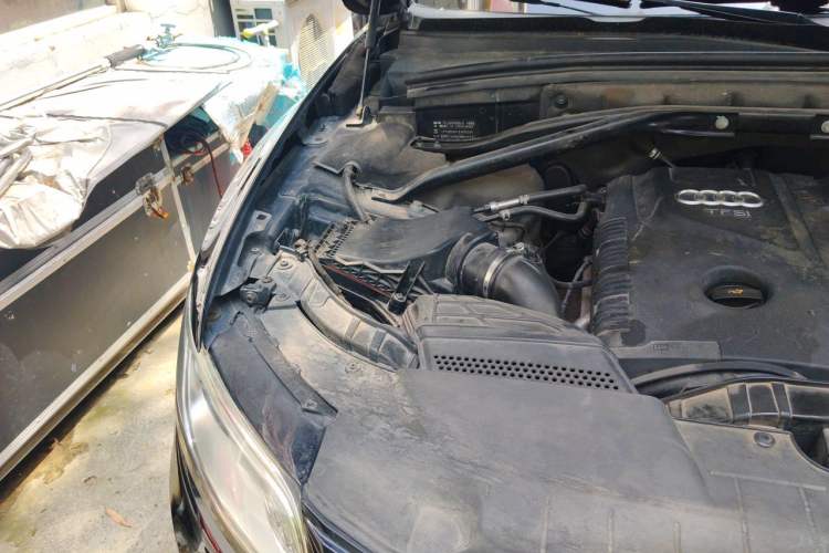 Used Audi Q5 2013 40 TFSI Comfort Edition Engine Bay Right