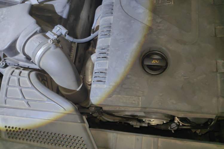 Used Audi Q5 2013 40 TFSI Comfort Edition Engine Bay Right