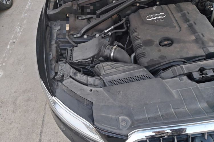 Used Audi Q5 2013 40 TFSI Ambition Engine Bay Right