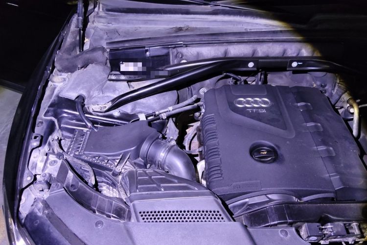 Used Audi Q5 2013 40 TFSI Ambition Engine Bay Right