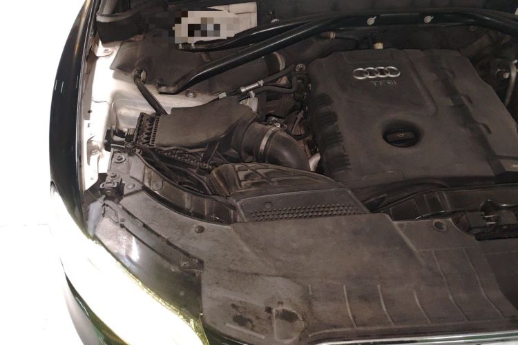 Used Audi Q5 2013 40 TFSI Ambition Engine Bay Right