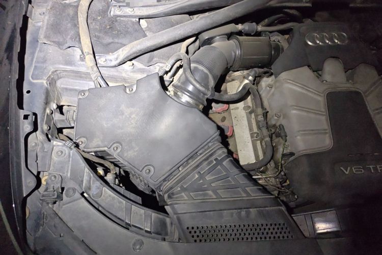 Used Audi Q5 2013 45 TFSI quattro Sport Edition Engine Bay Right