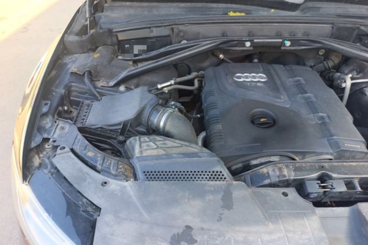 Used Audi Q5 2013 40 TFSI Comfort Edition Engine Bay Right
