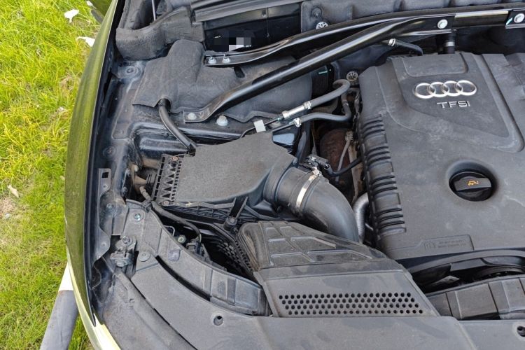 Used Audi Q5 2013 40 TFSI Comfort Edition Engine Bay Right