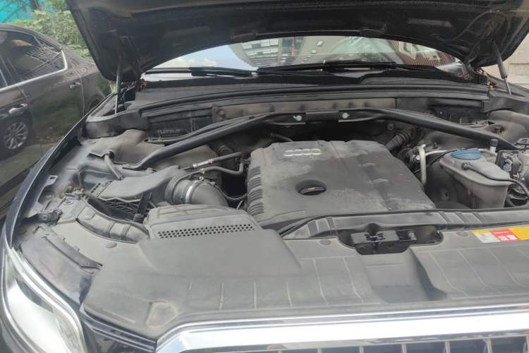 Used Audi Q5 2013 40 TFSI Technology Edition Engine Bay Right