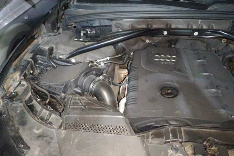 Used Audi Q5 2013 40 TFSI Ambition Engine Bay Right