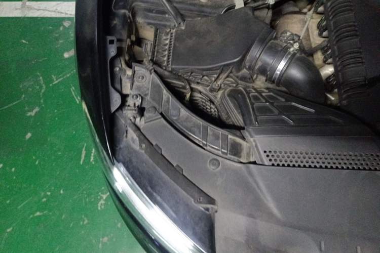Used Audi Q5 2013 40 TFSI Technology Edition Engine Bay Right