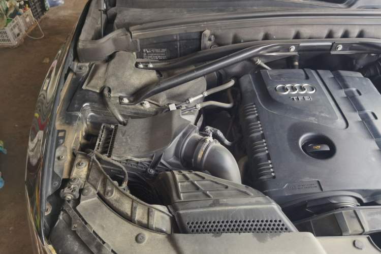 Used Audi Q5 2013 40 TFSI Ambition Engine Bay Right