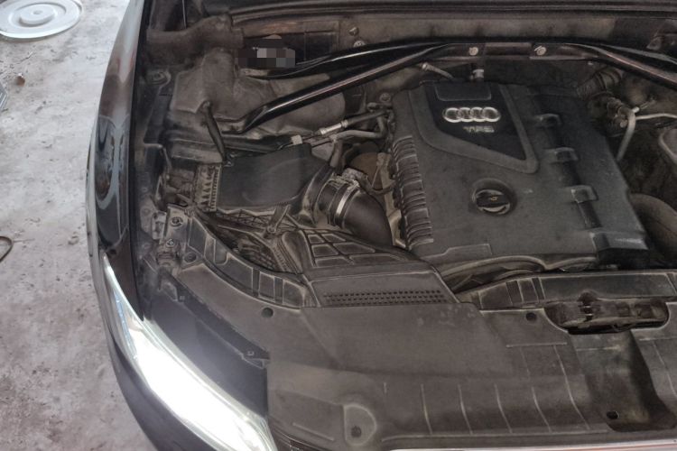 Used Audi Q5 2013 40 TFSI Technology Edition Engine Bay Right