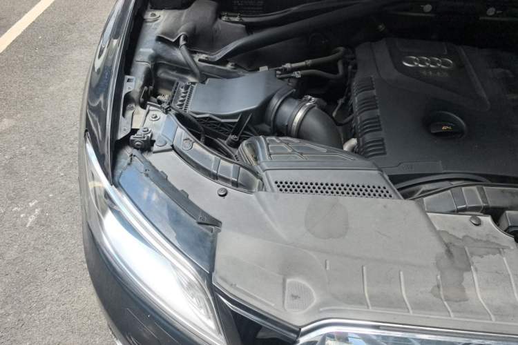 Used Audi Q5 2013 40 TFSI Technology Edition Engine Bay Right