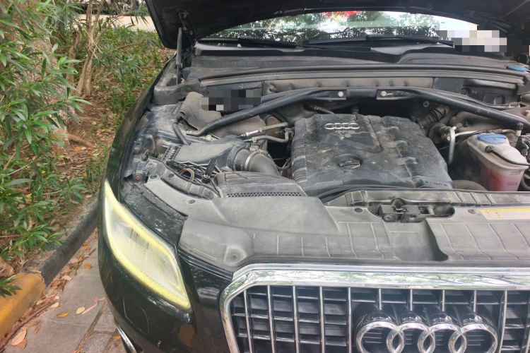 Used Audi Q5 2013 40 TFSI Comfort Edition Engine Bay Right
