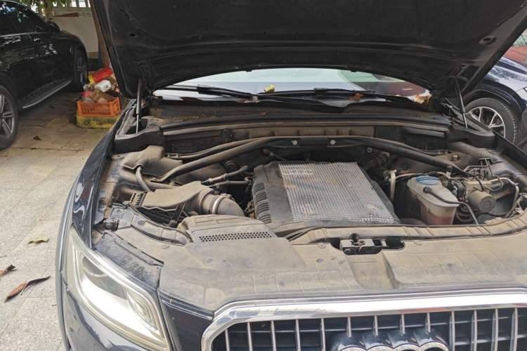 Used Audi Q5 2013 40 TFSI Luxury Model Engine Bay Right