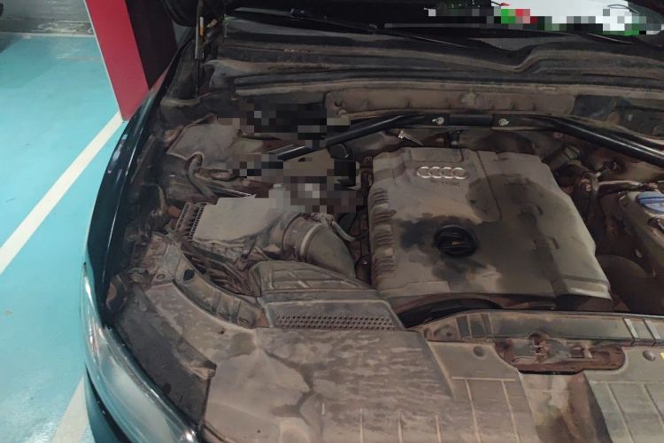 Used Audi Q5 2013 40 TFSI Ambition Engine Bay Right