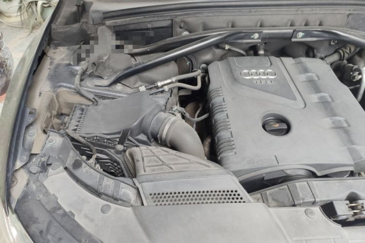 Used Audi Q5 2013 40 TFSI Ambition Engine Bay Right