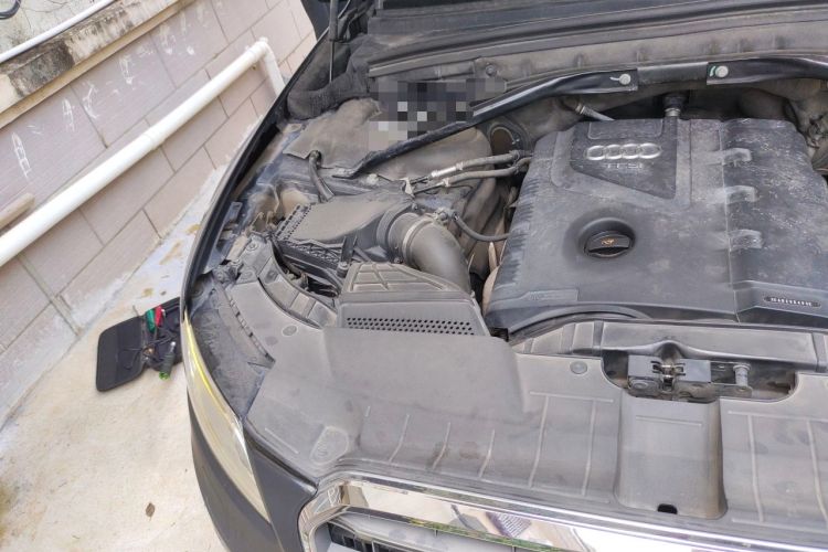 Used Audi Q5 2013 40 TFSI Comfort Edition Engine Bay Right