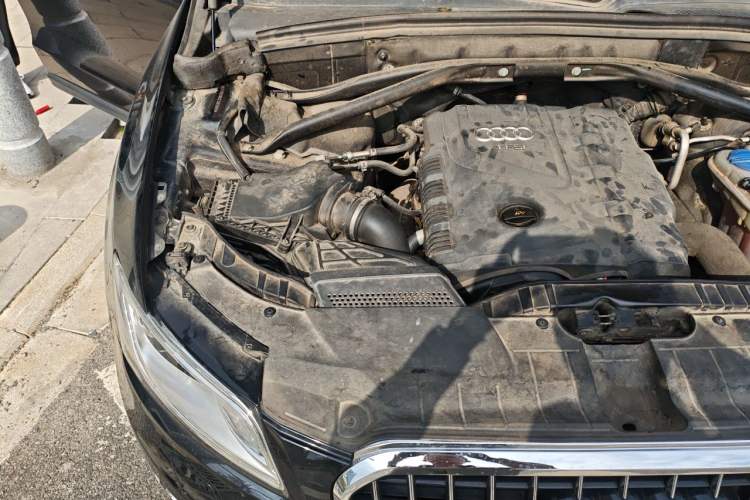 Used Audi Q5 2013 40 TFSI Technology Edition Engine Bay Right