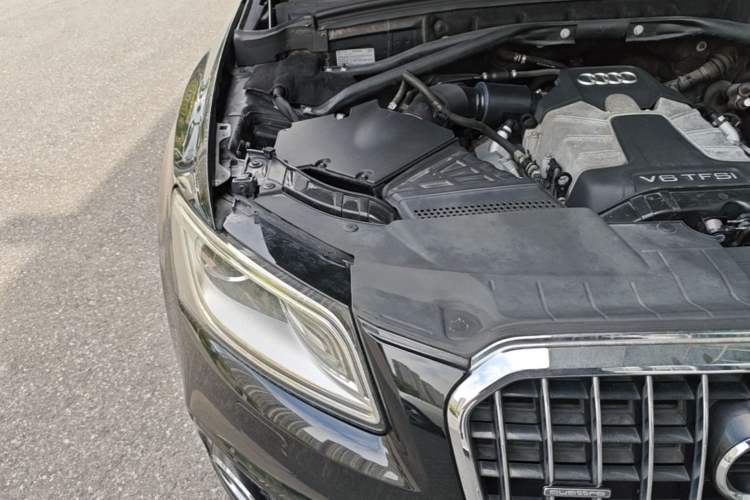 Used Audi Q5 2013 45 TFSI quattro Sport Edition Engine Bay Right