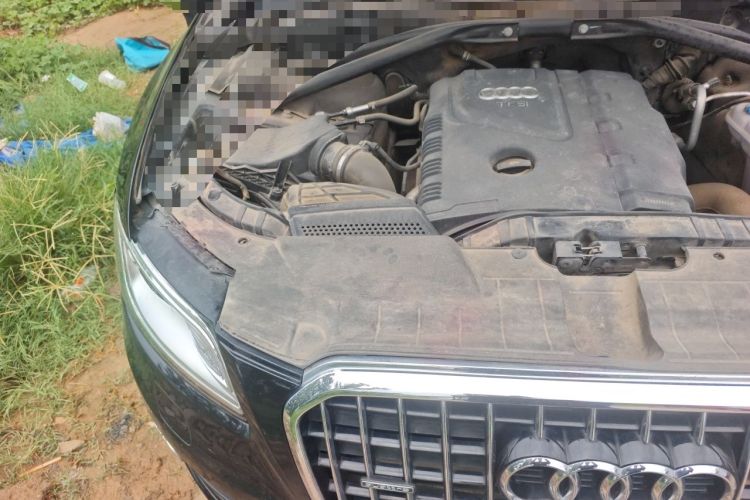 Used Audi Q5 2013 40 TFSI Technology Edition Engine Bay Right