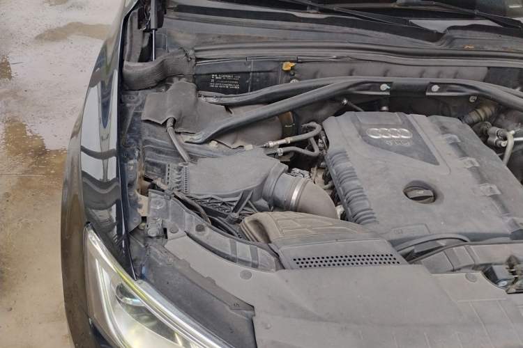 Used Audi Q5 2013 40 TFSI Technology Edition Engine Bay Right