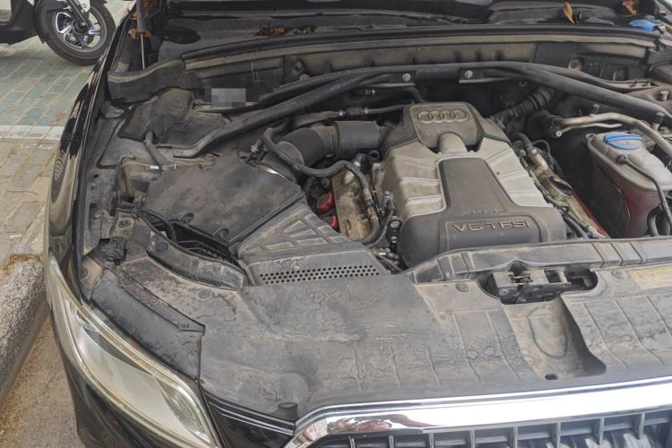 Used Audi Q5 2013 45 TFSI quattro Sport Edition Engine Bay Right