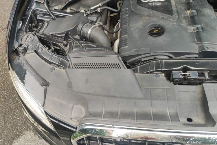 Used Audi Q5 2013 40 TFSI Technology Edition Engine Bay Right