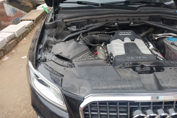 Used Audi Q5 2013 45 TFSI quattro Sport Edition Engine Bay Right