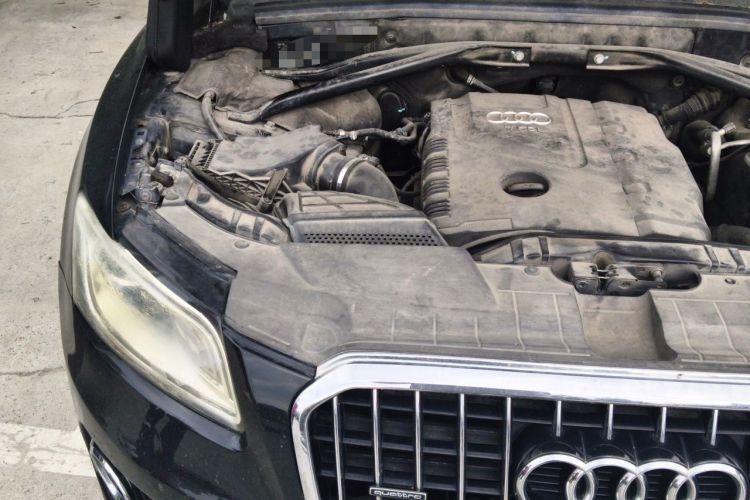 Used Audi Q5 2013 40 TFSI Comfort Edition Engine Bay Right