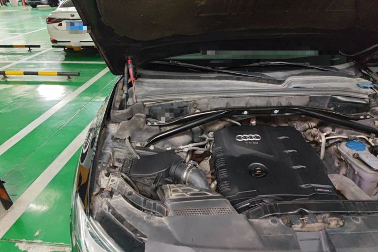 Used Audi Q5 2013 40 TFSI Technology Edition Engine Bay Right