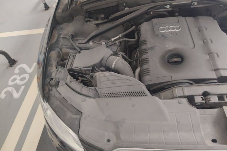 Used Audi Q5 2013 40 TFSI Comfort Edition Engine Bay Right