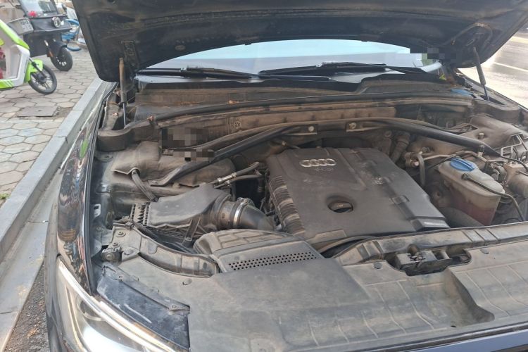Used Audi Q5 2013 40 TFSI Comfort Edition Engine Bay Right