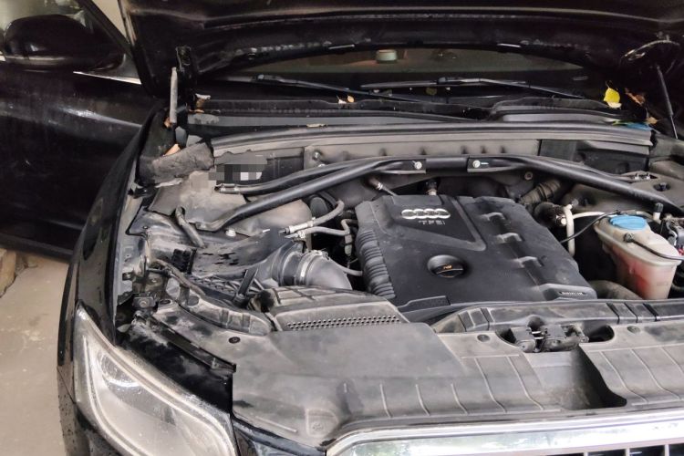 Used Audi Q5 2013 40 TFSI Technology Edition Engine Bay Right