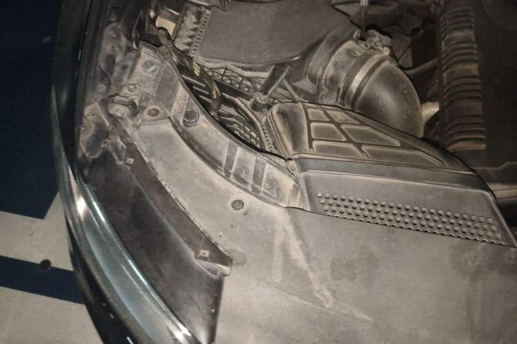 Used Audi Q5 2013 40 TFSI Comfort Edition Engine Bay Right