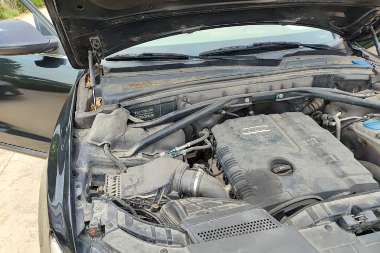 Used Audi Q5 2013 40 TFSI Ambition Engine Bay Right