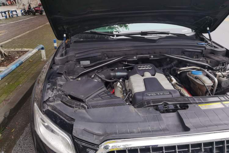 Used Audi Q5 2013 45 TFSI quattro off-road version Engine Bay Right
