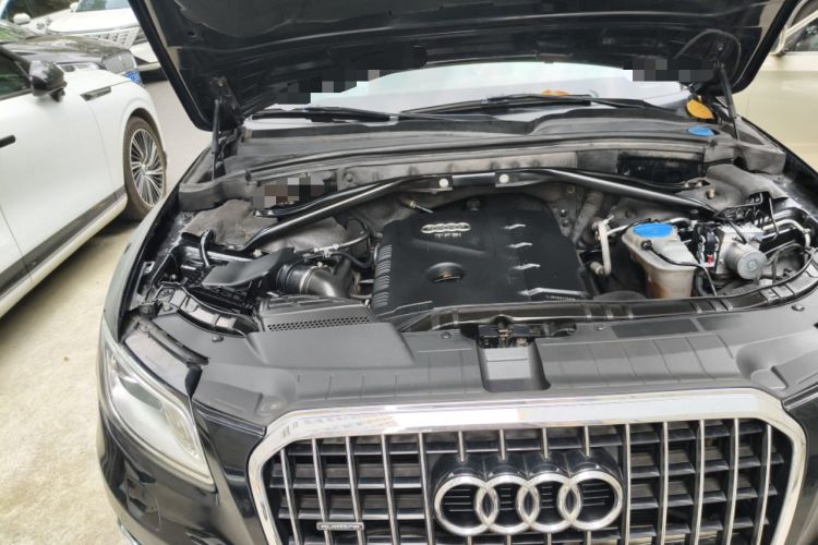 Used Audi Q5 2013 40 TFSI Technology Edition Engine Bay Right